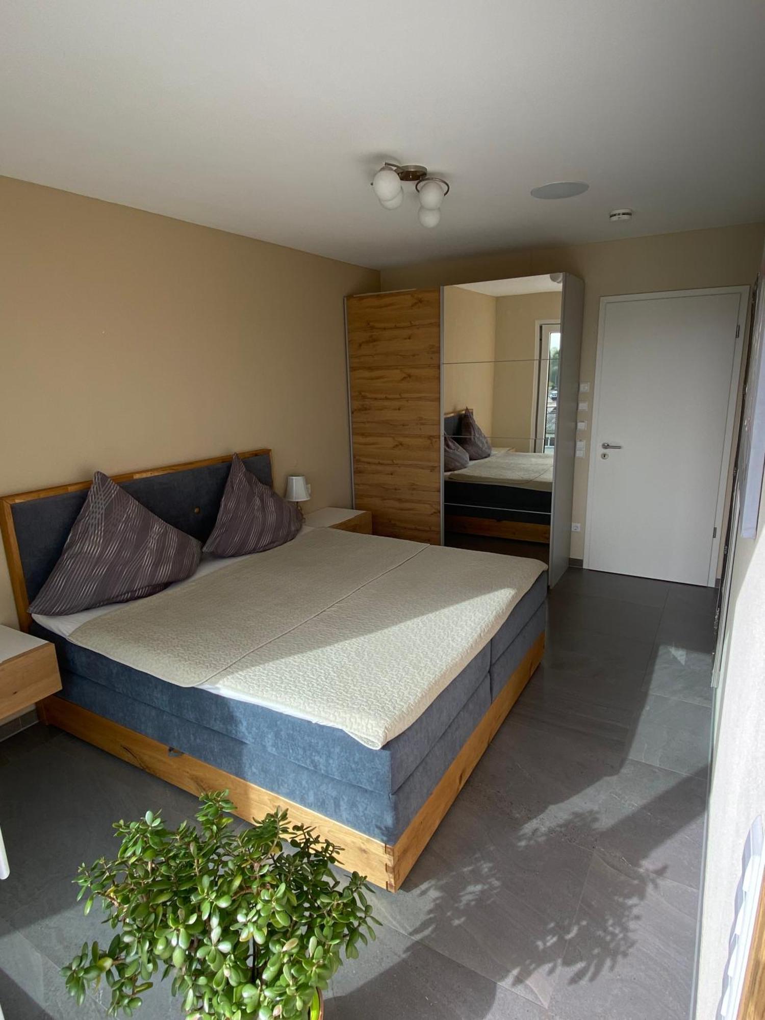Penthouse Apartment Mit Alpenblick ฟรีดริชส์ฮาเฟน ภายนอก รูปภาพ