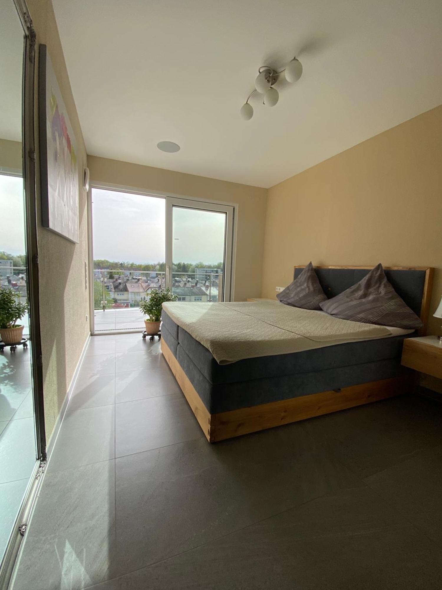 Penthouse Apartment Mit Alpenblick ฟรีดริชส์ฮาเฟน ภายนอก รูปภาพ