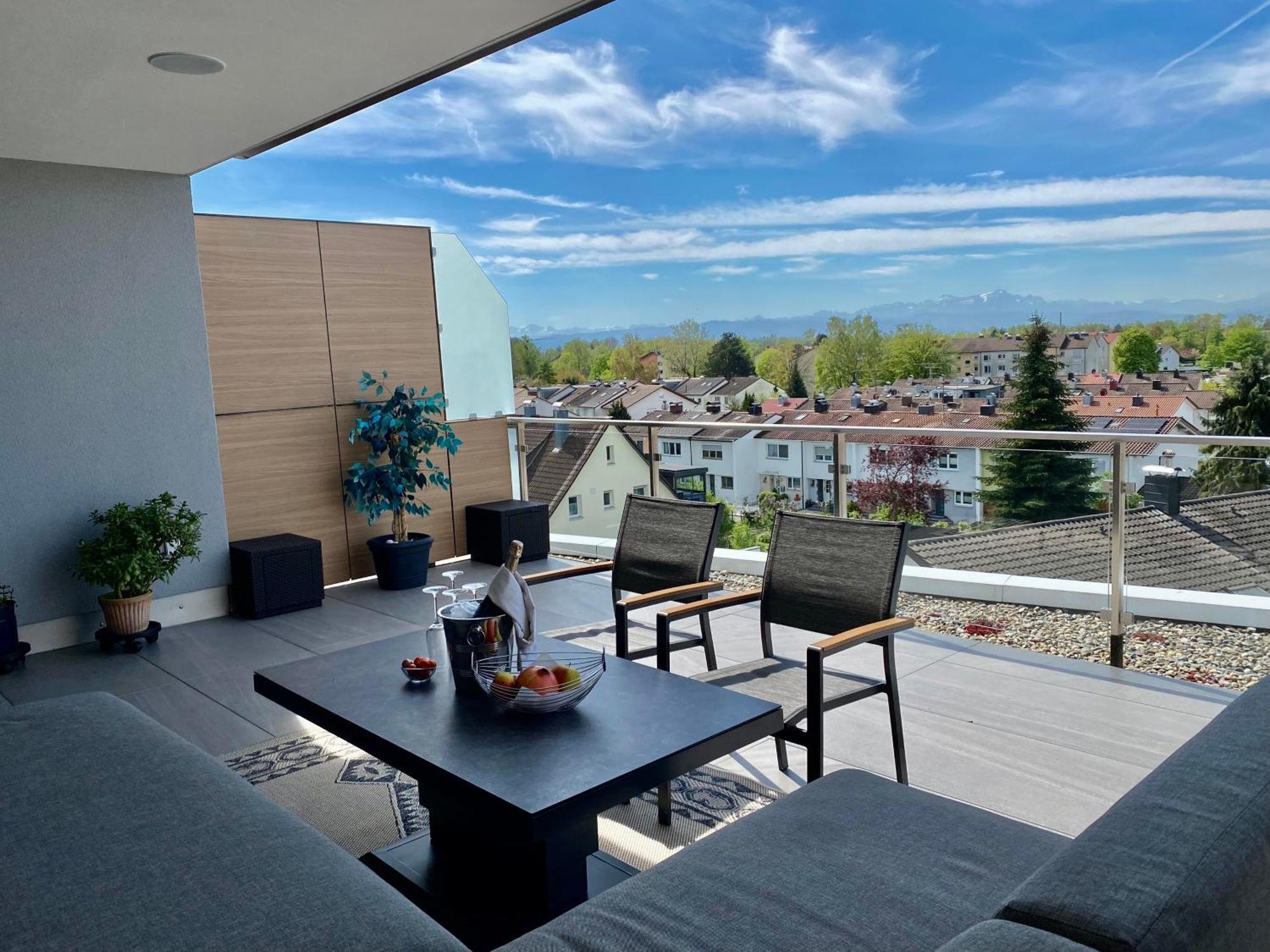 Penthouse Apartment Mit Alpenblick ฟรีดริชส์ฮาเฟน ภายนอก รูปภาพ