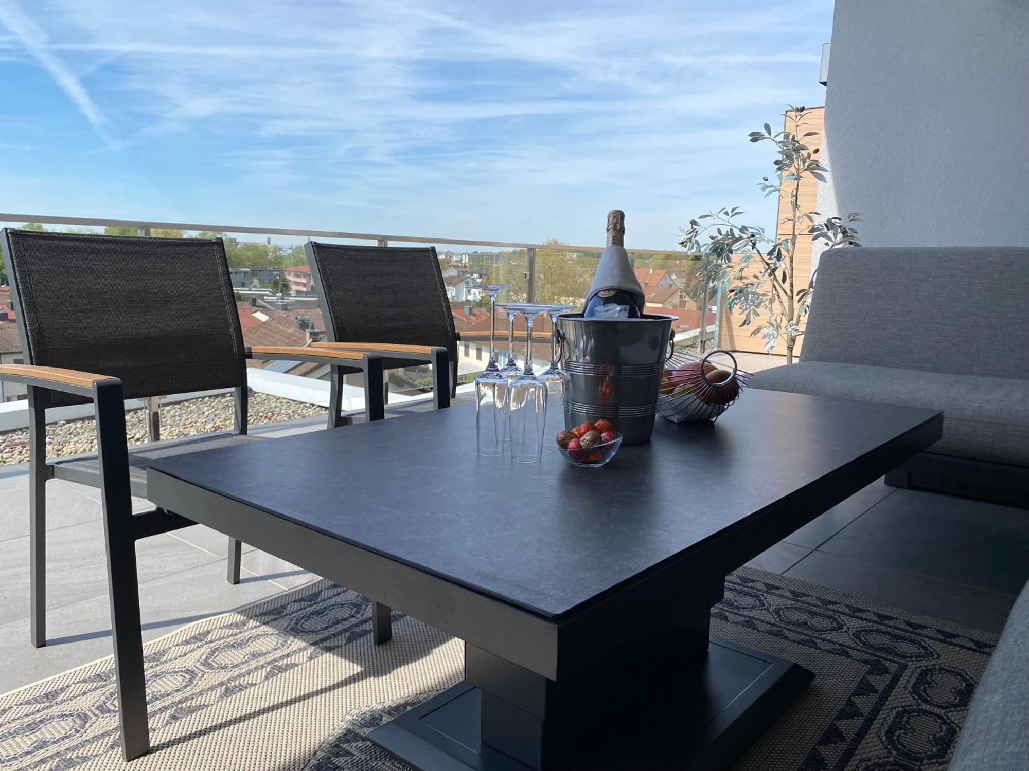Penthouse Apartment Mit Alpenblick ฟรีดริชส์ฮาเฟน ภายนอก รูปภาพ